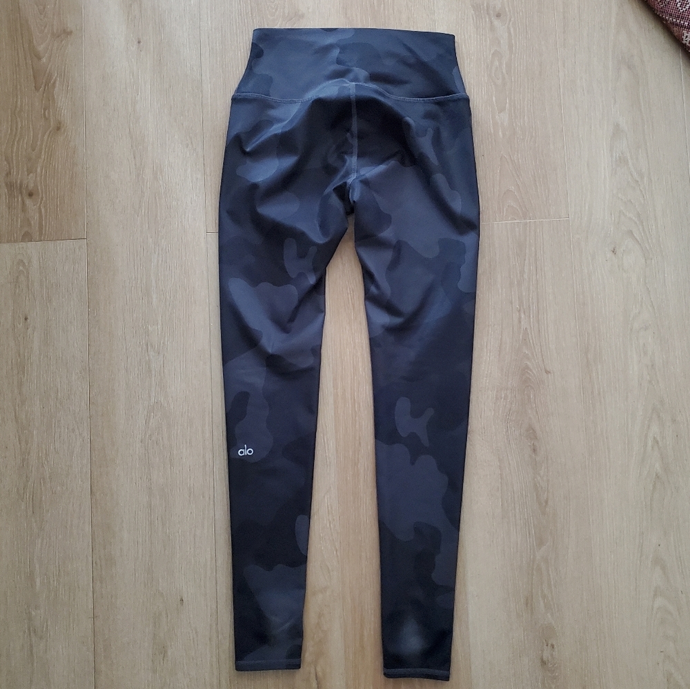 ALO Yoga Black Camouflage Leggings